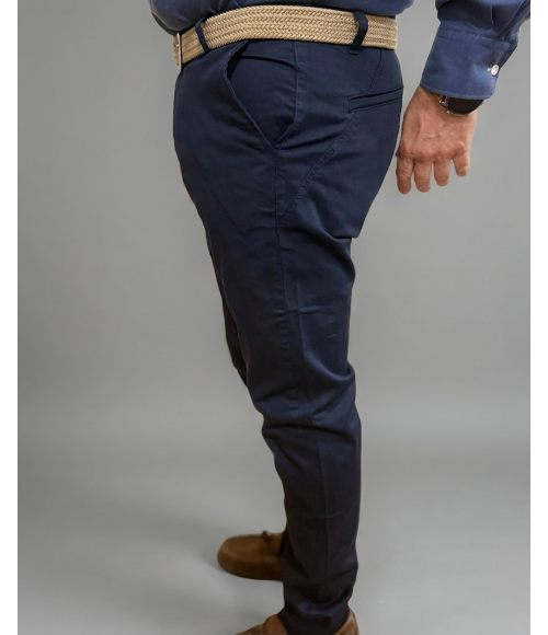 PANTALÓN AZUL MARINO CORTE CHINO TAPERED