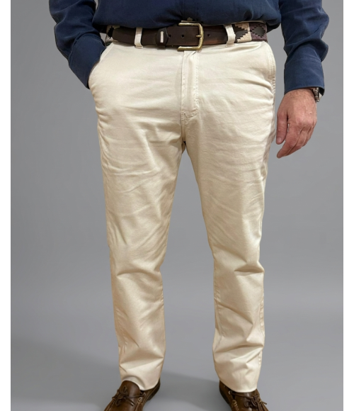 PANTALÓN CAMEL CORTE CHINO CLÁSICO