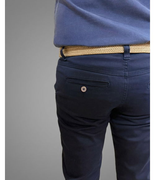 PANTALÓN AZUL MARINO CORTE CHINO CLÁSICO