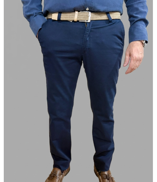 PANTALÓN AZUL MARINO CORTE CHINO CLÁSICO