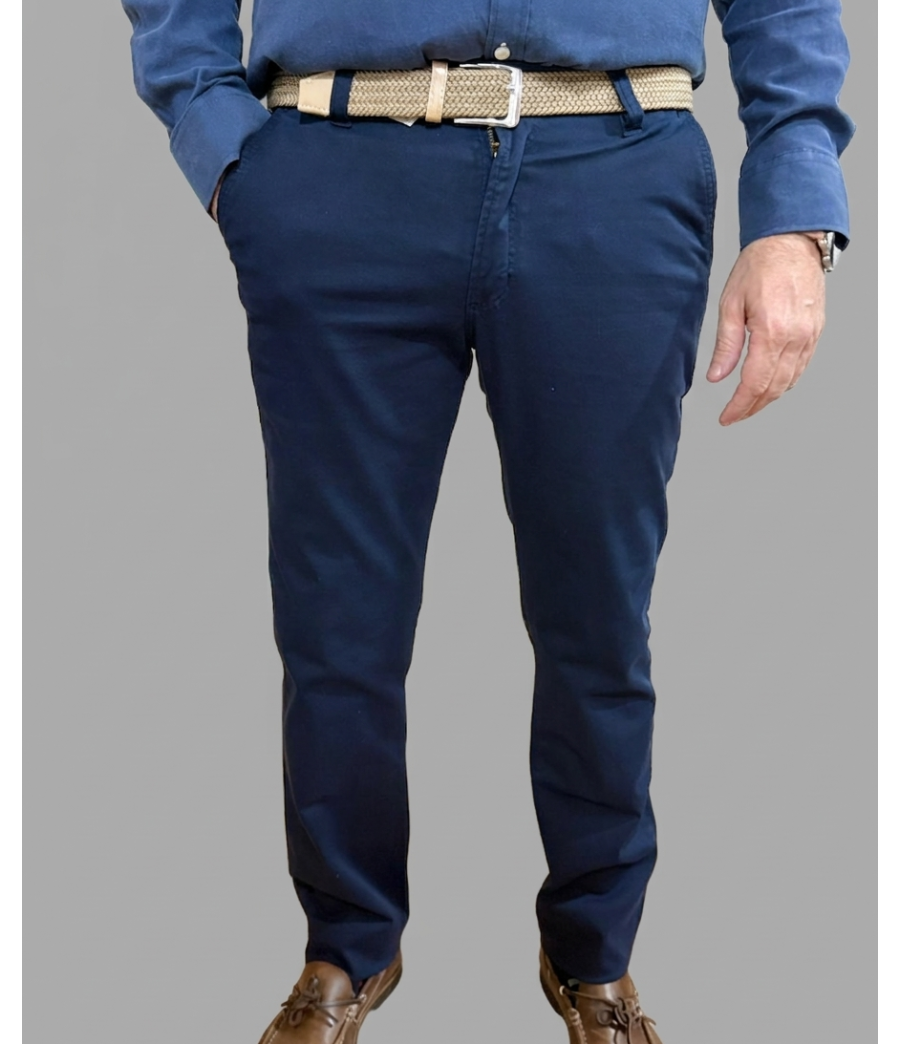 PANTALÓN AZUL MARINO CORTE CHINO CLÁSICO