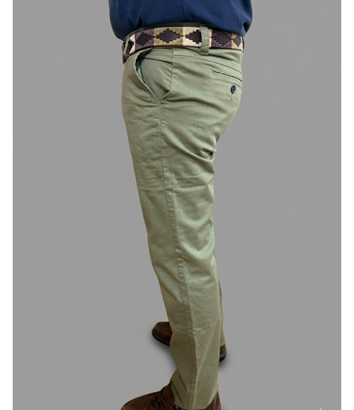 PANTALÓN VERDE CAQUI CORTE CHINO CLÁSICO