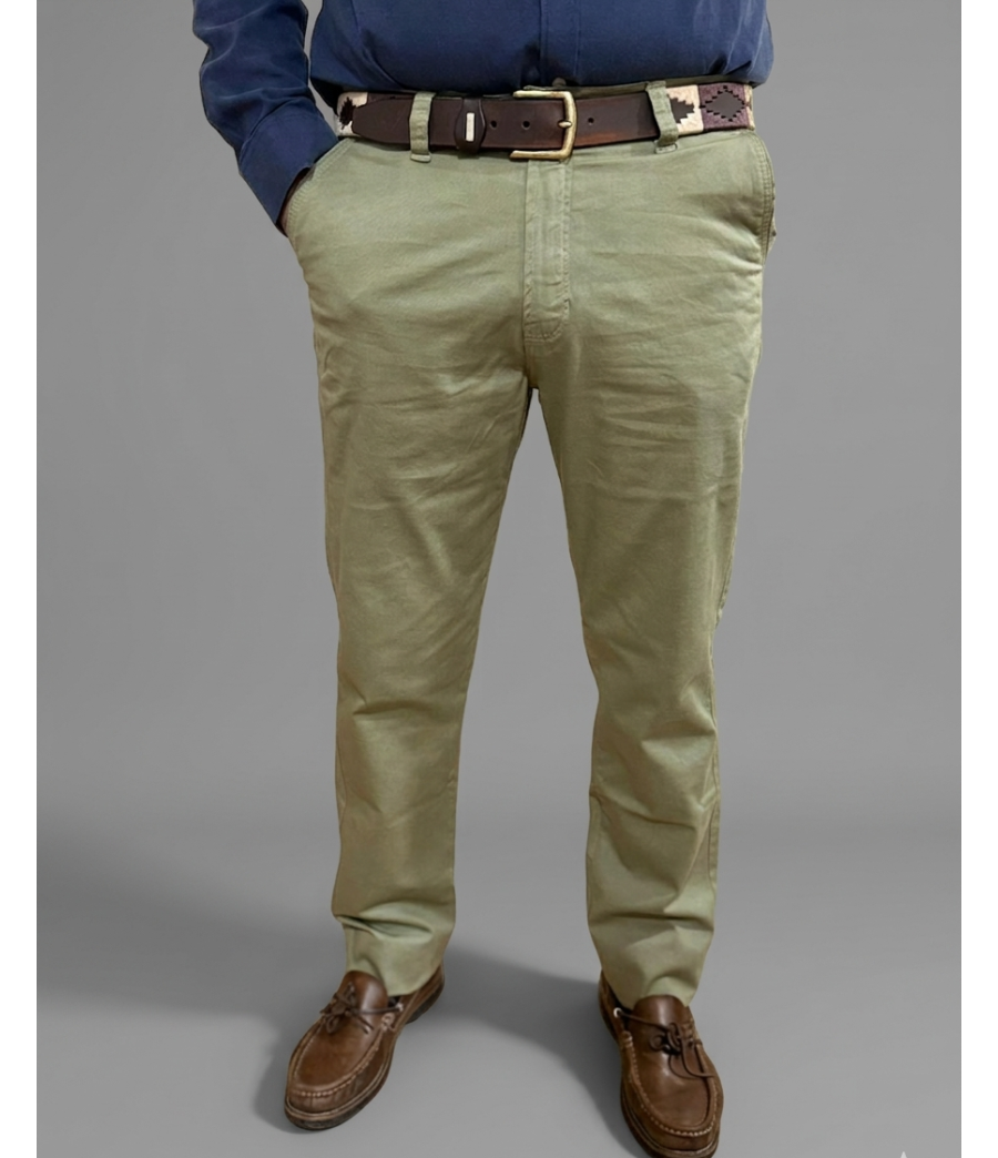 PANTALÓN VERDE CAQUI CORTE CHINO CLÁSICO