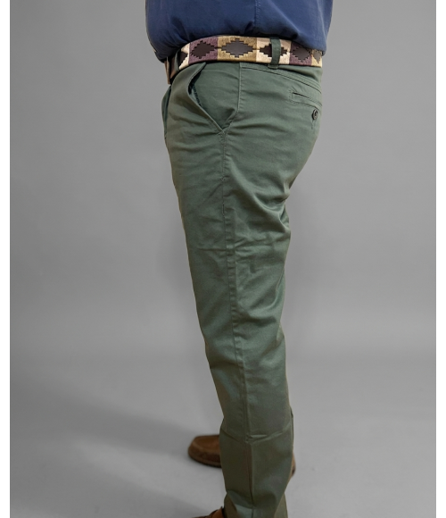 PANTALÓN VERDE MENTA CORTE CHINO CLÁSICO