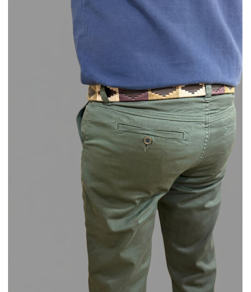 PANTALÓN VERDE MENTA CORTE CHINO CLÁSICO
