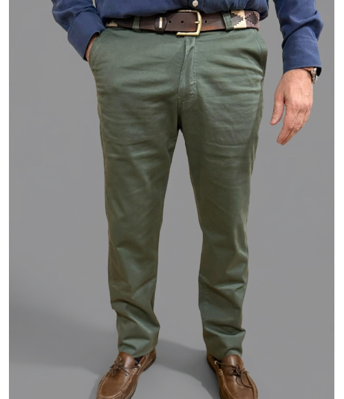 PANTALÓN VERDE MENTA CORTE CHINO CLÁSICO
