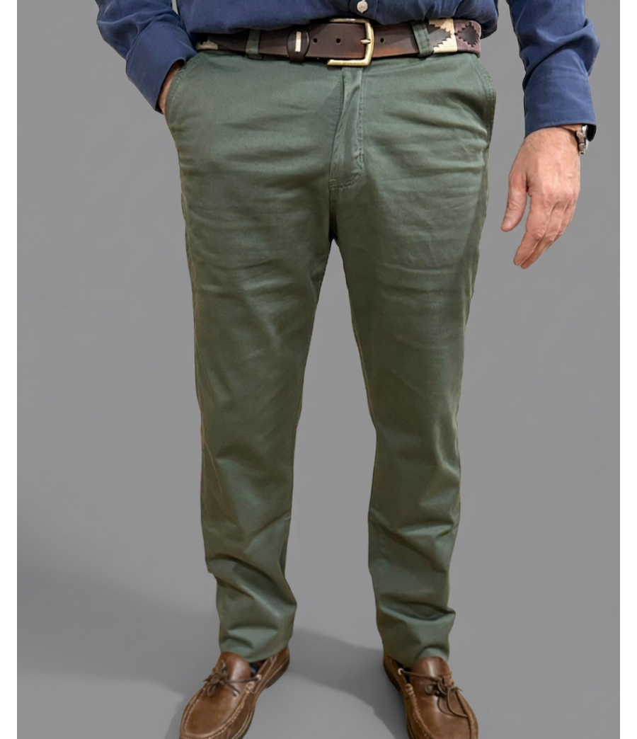 PANTALÓN VERDE MENTA CORTE CHINO CLÁSICO