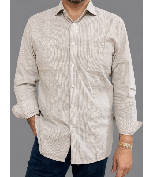 GUAYABERA ARENA TRAMA