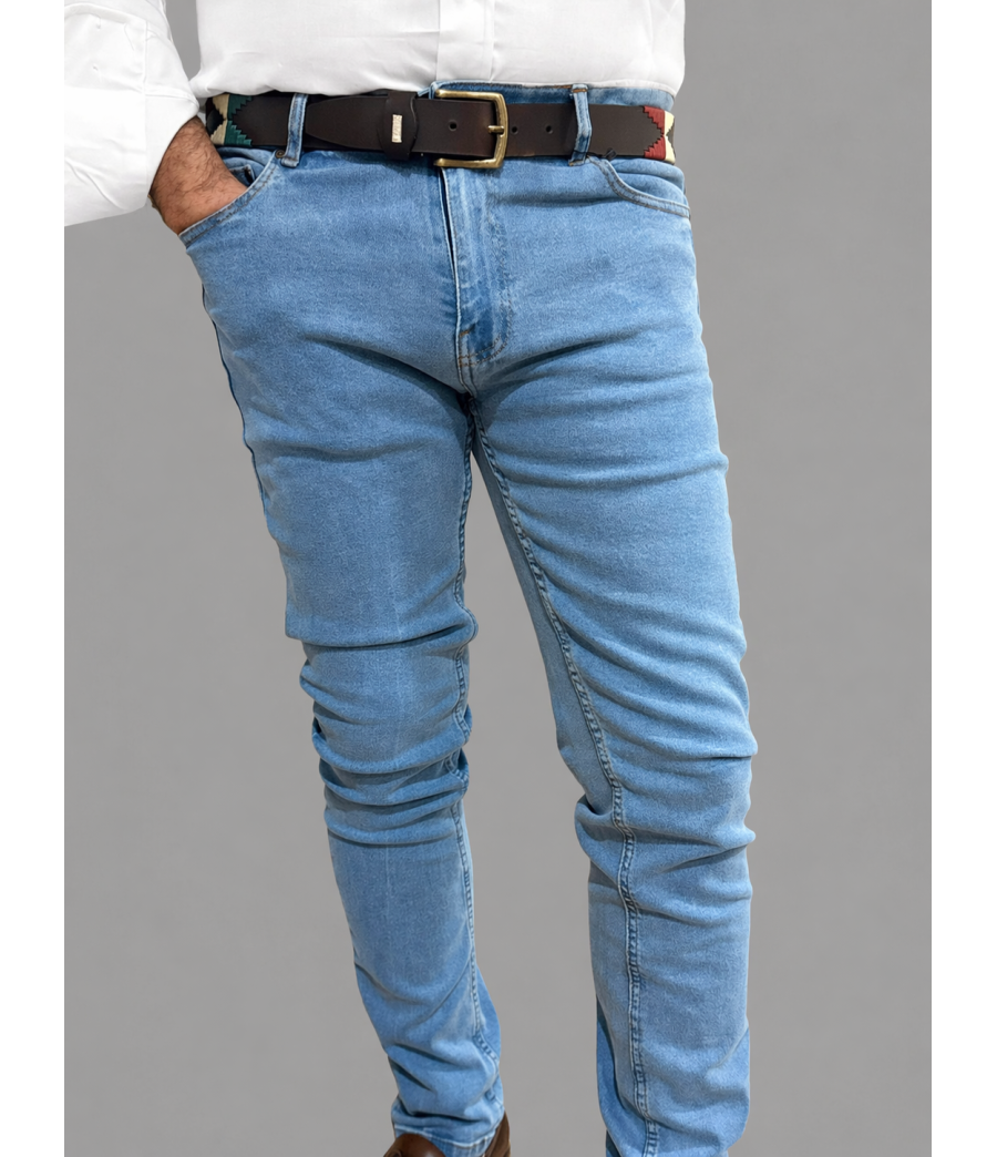 PANTALÓN VAQUERO LAVADO SLIM FIT